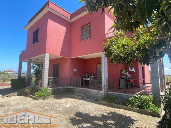 casa indipendente in vendita ad Anzio