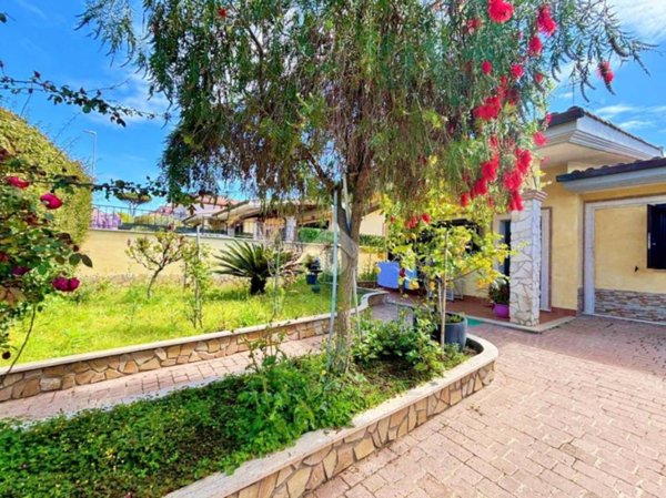 casa indipendente in vendita ad Anzio in zona Marechiaro