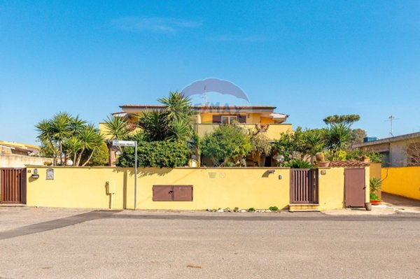 casa indipendente in vendita ad Anzio in zona Mare