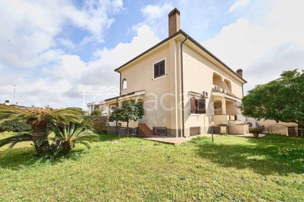 casa indipendente in vendita ad Anzio in zona Stazione