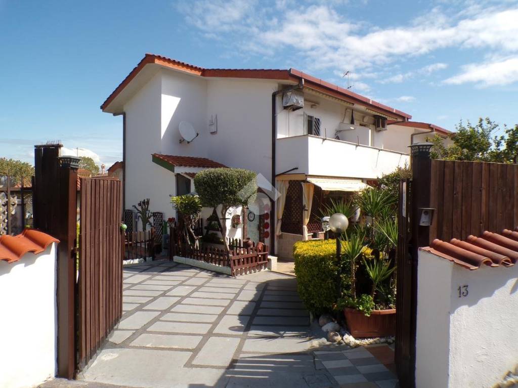 casa indipendente in vendita ad Anzio