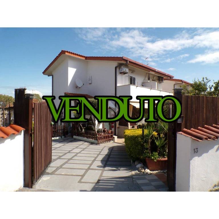 casa indipendente in vendita ad Anzio