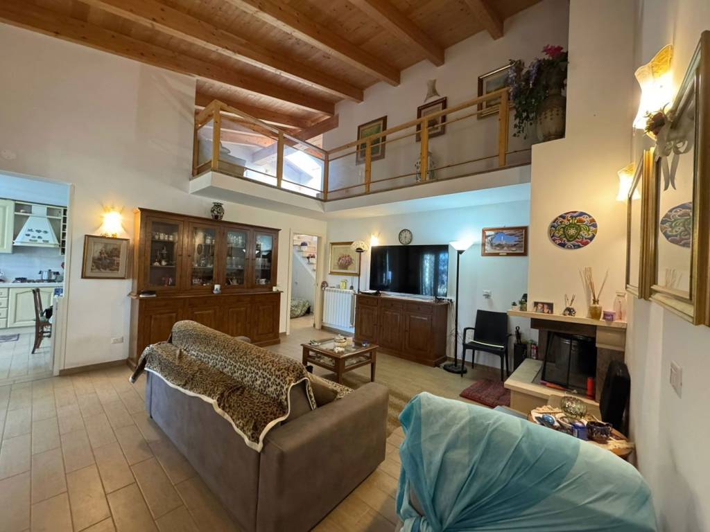 casa indipendente in vendita ad Anzio in zona Marechiaro