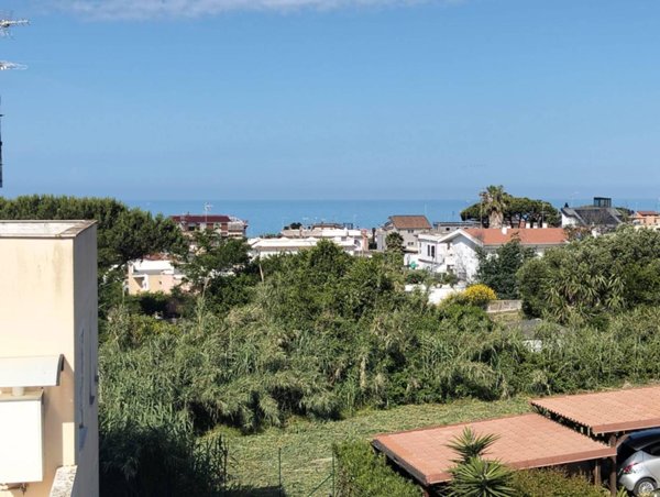 casa indipendente in vendita ad Anzio in zona Mare