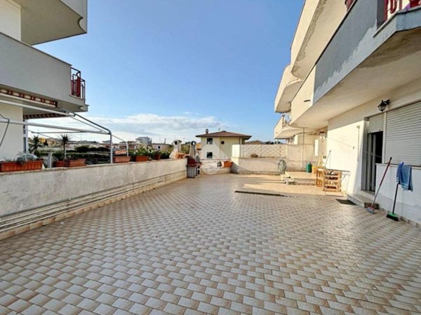 appartamento in vendita ad Anzio in zona Villa Claudia