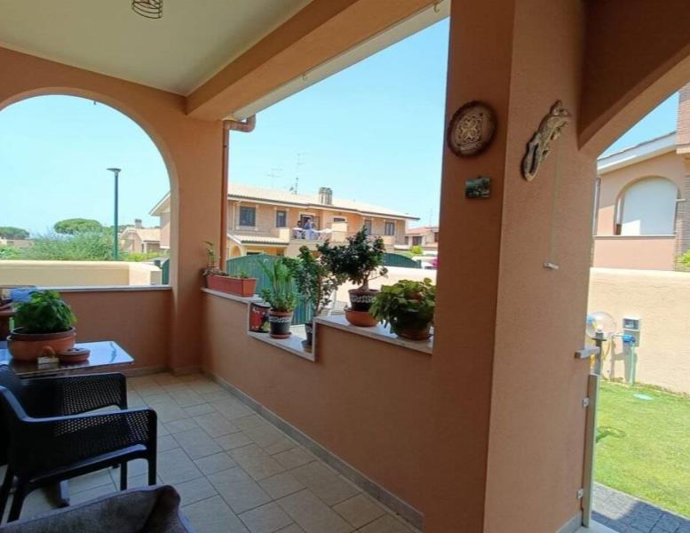 casa indipendente in vendita ad Anzio in zona Mare