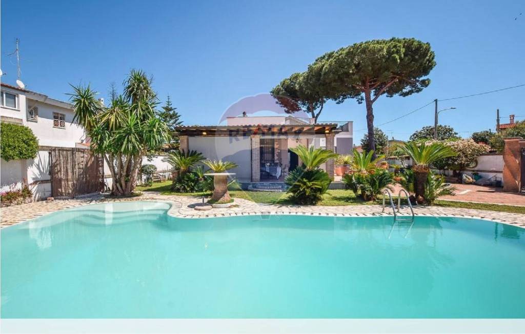 casa indipendente in vendita ad Anzio in zona Cincinnato