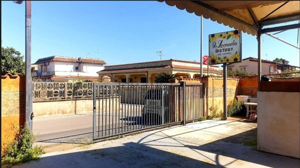 locale commerciale in vendita ad Anzio