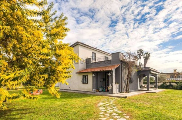 casa indipendente in vendita ad Anzio in zona Mare