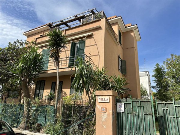 appartamento in vendita ad Anzio in zona Mare