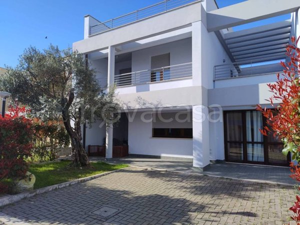casa indipendente in vendita ad Anzio in zona Villa Claudia