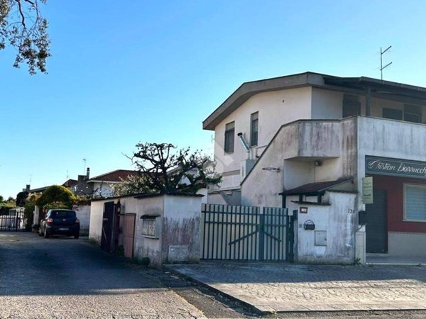 appartamento in vendita ad Anzio in zona Villa Claudia