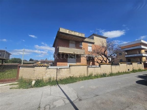 casa indipendente in vendita ad Anzio
