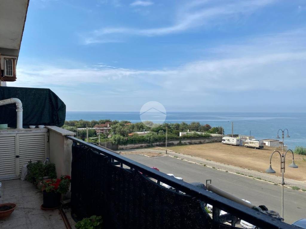 appartamento in vendita ad Anzio in zona Mare