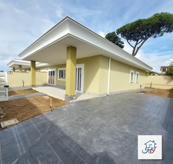 casa indipendente in vendita ad Anzio
