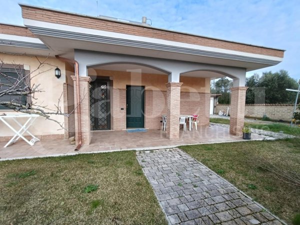casa indipendente in vendita ad Anzio in zona Mare