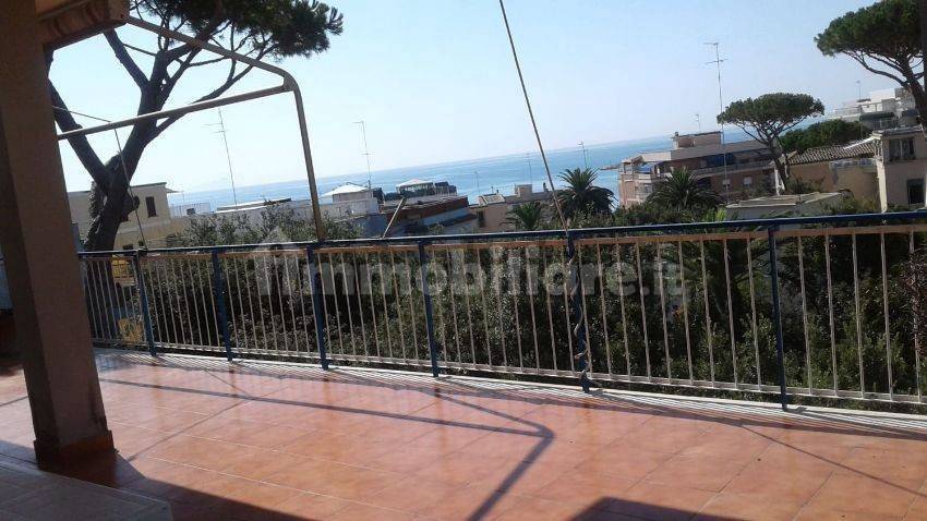 appartamento in vendita ad Anzio in zona Mare