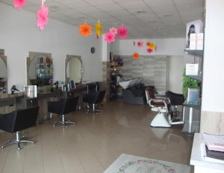locale commerciale in vendita ad Anzio