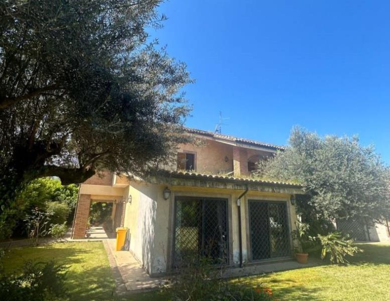 casa indipendente in vendita ad Anzio