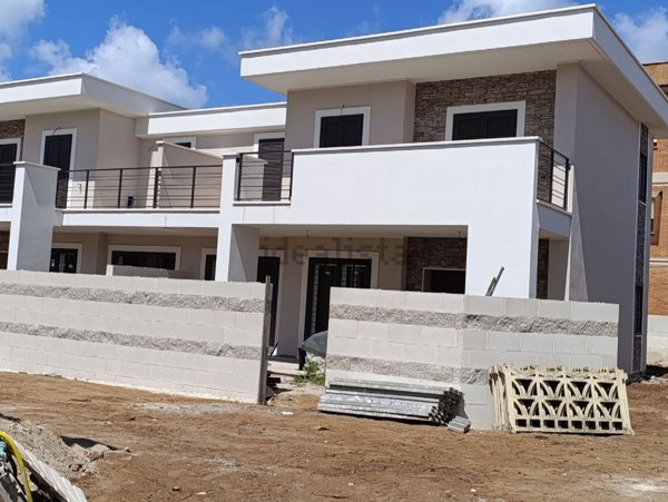 casa indipendente in vendita ad Anzio