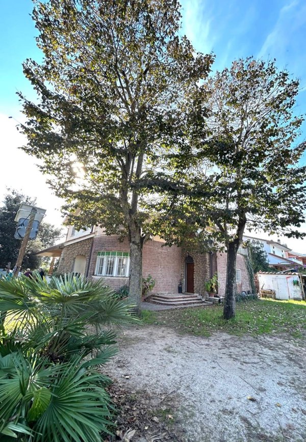 casa indipendente in vendita ad Anzio in zona Villa Claudia