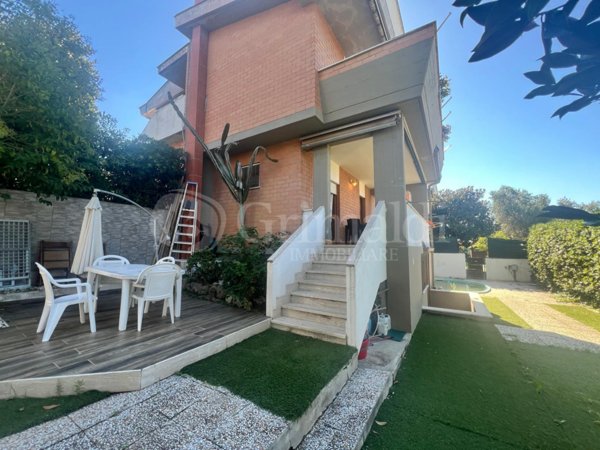 casa indipendente in vendita ad Anzio in zona Mare