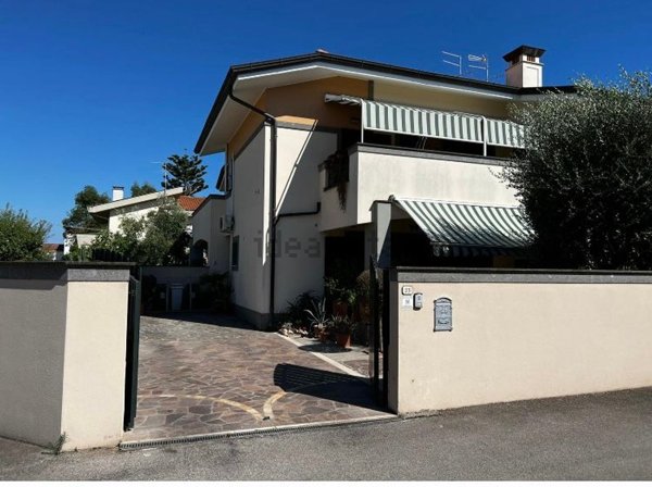 casa indipendente in vendita ad Anzio