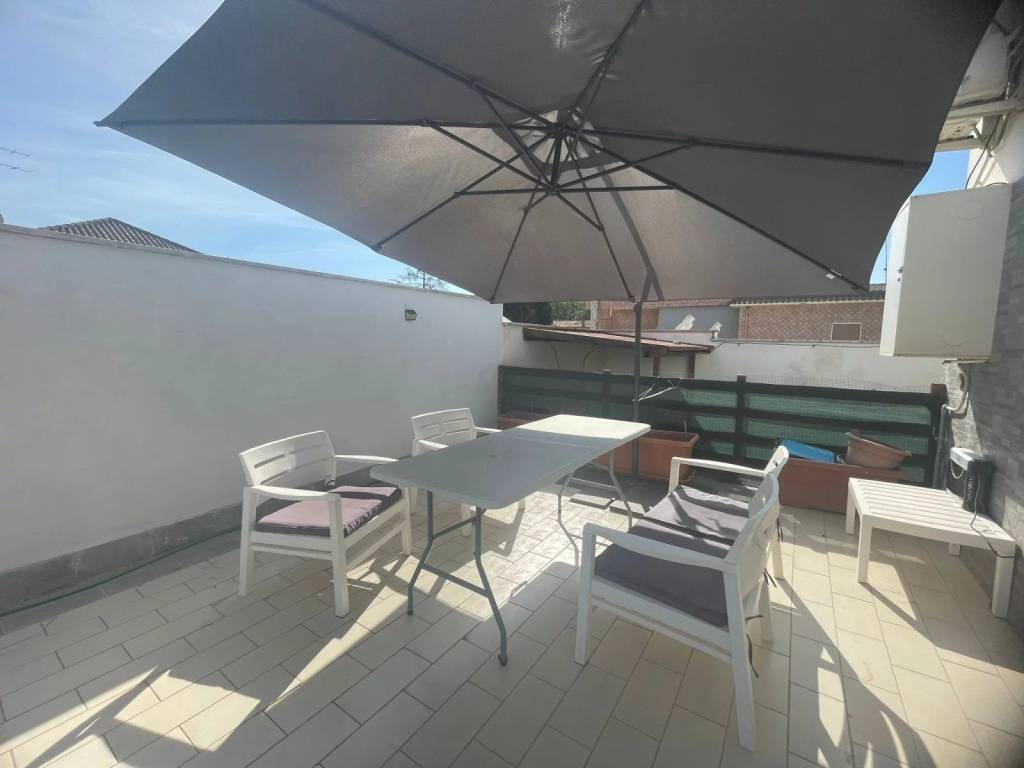 appartamento in vendita ad Anzio in zona Villa Claudia