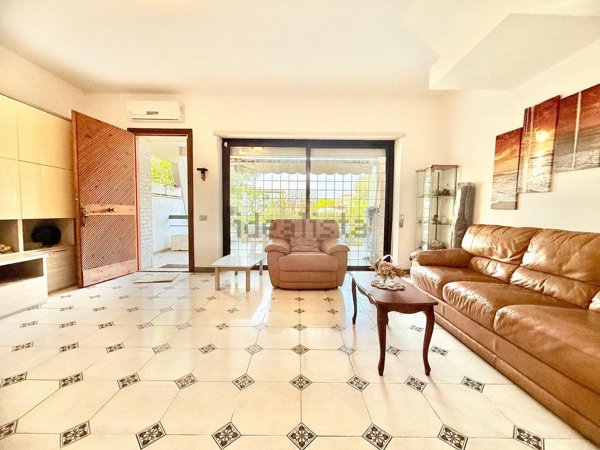 casa indipendente in vendita ad Anzio in zona Mare
