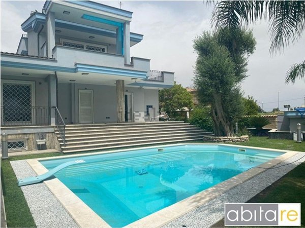 casa indipendente in vendita ad Anzio in zona Villa Claudia