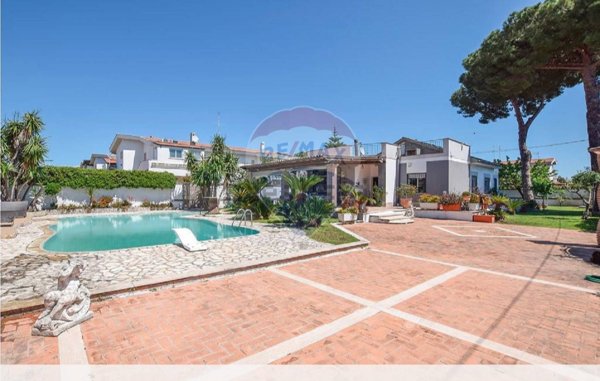 casa indipendente in vendita ad Anzio in zona Villa Claudia