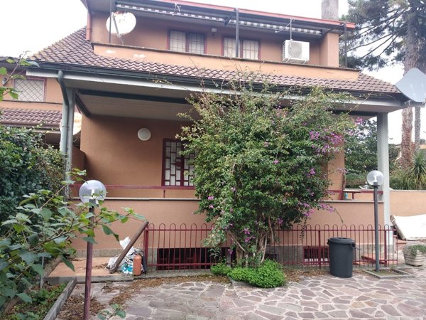 casa indipendente in vendita ad Anzio in zona Cincinnato