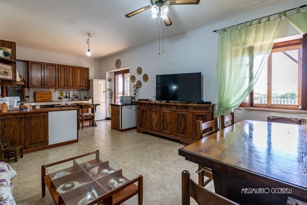 casa indipendente in vendita ad Anzio in zona Lido dei Pini