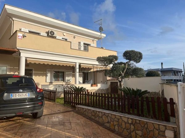 casa indipendente in vendita ad Anzio
