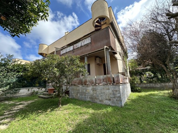 casa indipendente in vendita ad Anzio in zona Mare