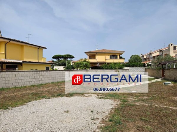 ufficio in vendita ad Anzio in zona Villa Claudia