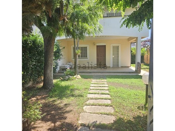 casa indipendente in vendita ad Anzio in zona Villa Claudia