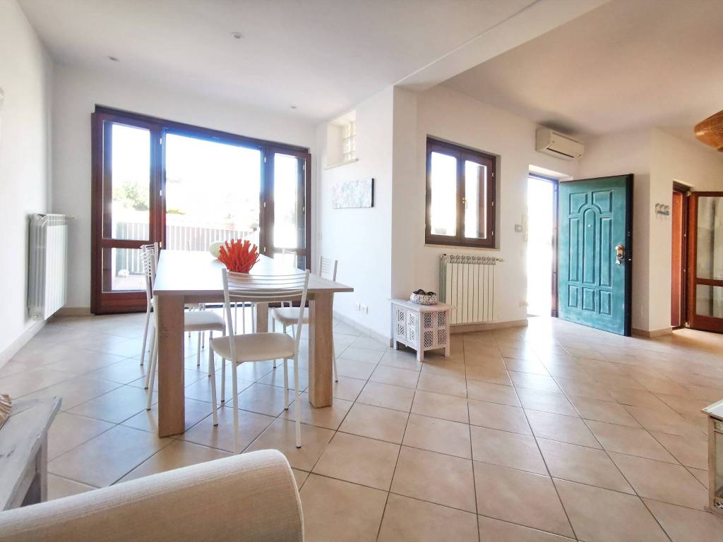 casa indipendente in vendita ad Anzio in zona Villa Claudia