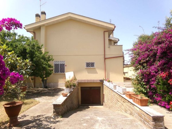 casa indipendente in vendita ad Anzio in zona Cincinnato