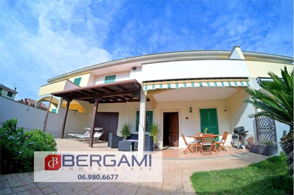 casa indipendente in vendita ad Anzio in zona Villa Claudia