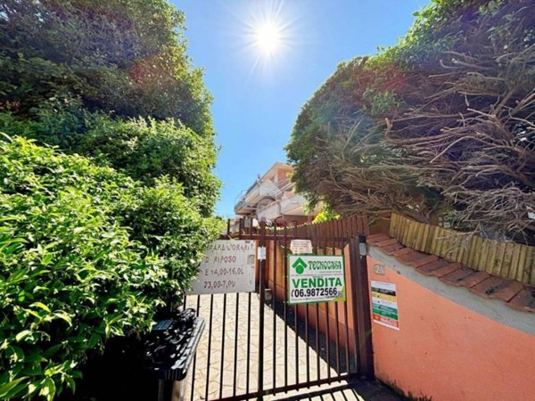 appartamento in vendita ad Anzio in zona Marechiaro