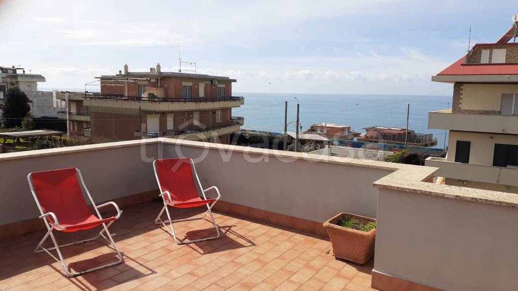 appartamento in vendita ad Anzio in zona Mare