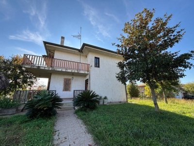 casa indipendente in vendita ad Anzio