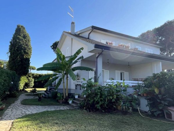 casa indipendente in vendita ad Anzio in zona Stazione