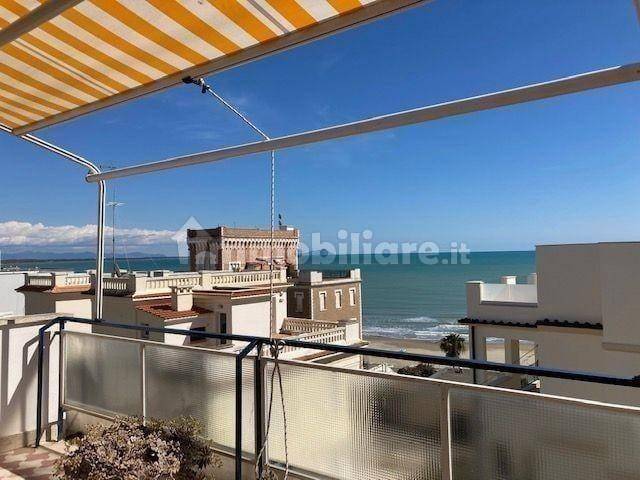 appartamento in vendita ad Anzio in zona Mare