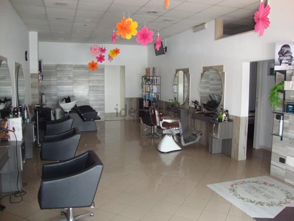 locale commerciale in vendita ad Anzio