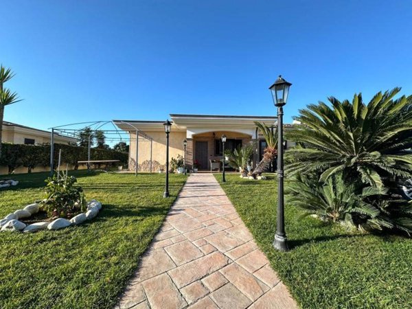 casa indipendente in vendita ad Anzio in zona Stazione