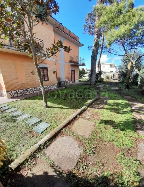 casa indipendente in vendita ad Anzio in zona Villa Claudia