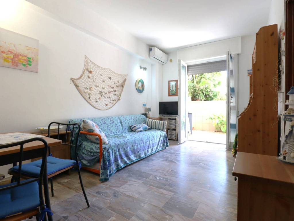 appartamento in vendita ad Anzio in zona Mare