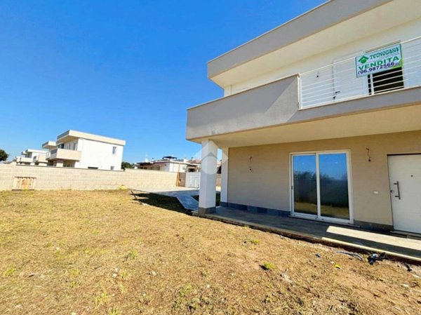 casa indipendente in vendita ad Anzio in zona Marechiaro